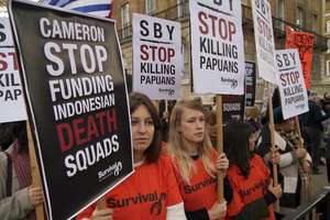 uk-indo-protest-4_300