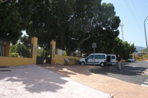 Entrada piscina El Pinar