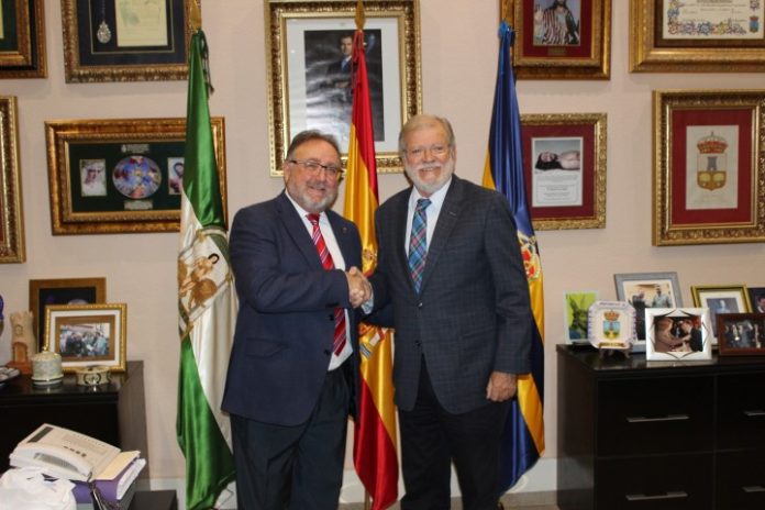Rodríguez Ibarra diserta sobre la Tercera Revolución que ha supuesto Internet