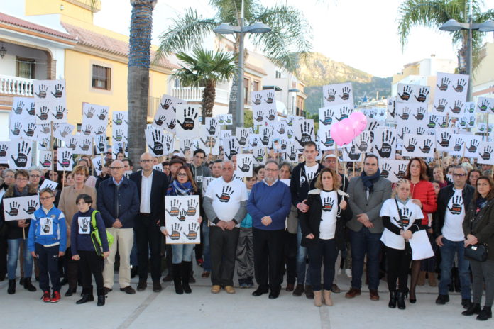 Alhaurín de la Torre se solidariza con los padres de Lucía