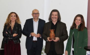 Luis Cobos defiende la música como “profesión y como vocación” en su visita a La Platea
