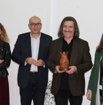 Luis Cobos defiende la música como “profesión y como vocación” en su visita a La Platea