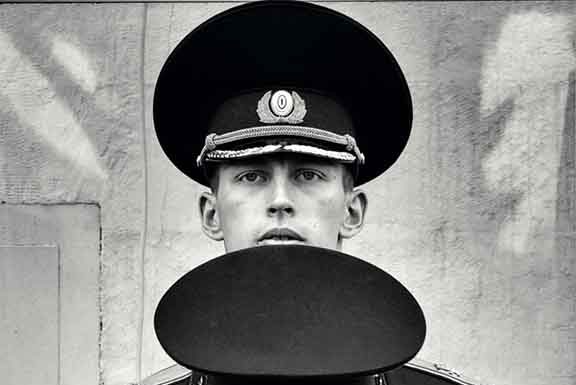 Este Viernes, Exposición de Fotografías, «Capítulos Vividos» de Mariano Pozo