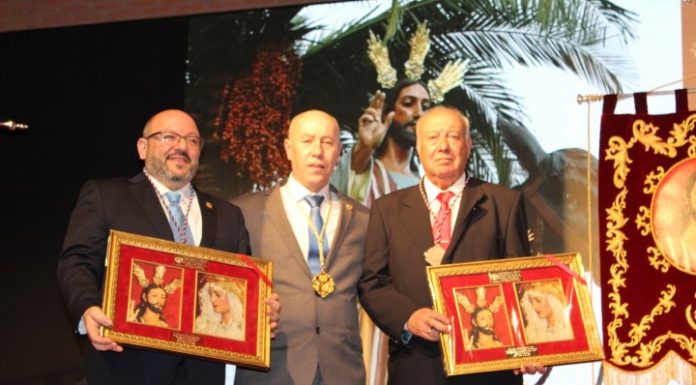 La Pollinica ofrece una velada inolvidable con la presentación del cartel y el pregón