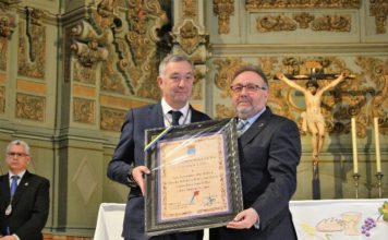 La Cofradía de El Rico recibe la Medalla de Oro de la Villa de Alhaurín de la Torre en un solemne acto