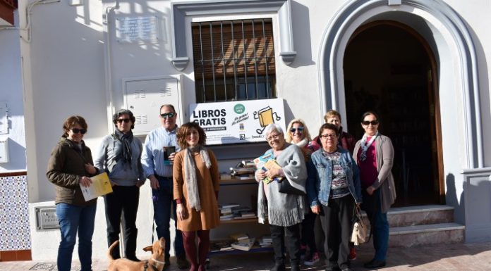 El ‘Bookcrossing’ de Alhaurín de la Torre cumple una década llevando los libros a las calles