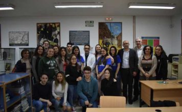El Museo de la Educación lleva al IES Capellanía su muestra sobre el Quijote y la escuela