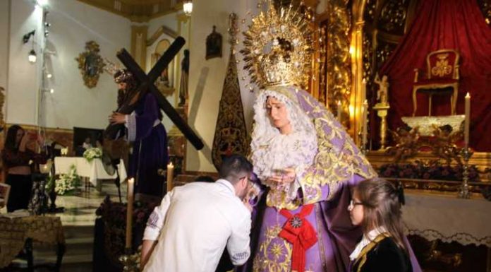 Solemne besamanos de la Virgen de los Dolores