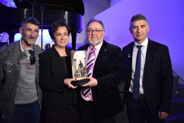 Javier Otxoa, premio a título póstumo en el acto oficial del Día de Andalucía en Málaga