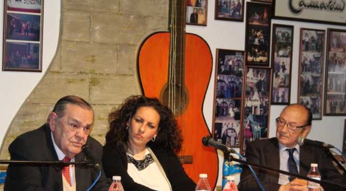 Fosforito y Gonzalo Rojo protagonizan un brillante comienzo del Ciclo Diálogos en Alhaurín