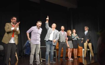 Nuevo éxito de ‘La cena de los idiotas’ en la función a beneficio de la Asociación Española contra el Cáncer