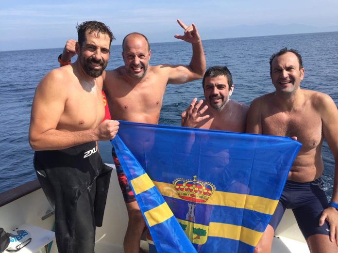 José Manuel Rosado cruza El Estrecho de Gibraltar a nado