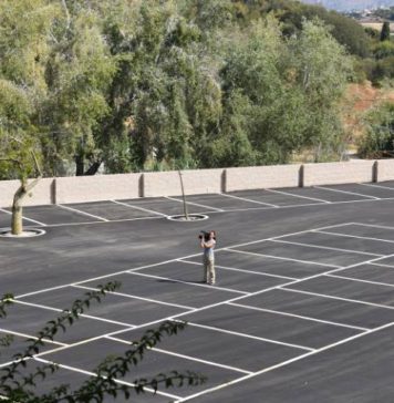 Concluye la obra de recuperación de la parcela trasera de El Portón, convertida en aparcamiento