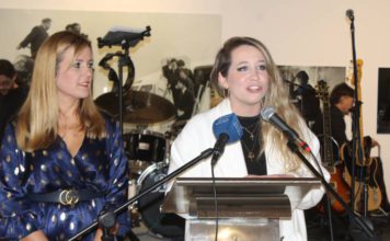 Inaugurada en El Portón la exposición de fotografías ‘The Beatles VS The Rolling Stones’