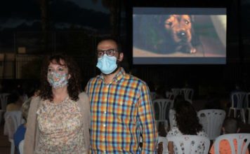 El Ciclo de Cine ‘Vecinalh’ arrancó en El Peñón con la proyección de ‘Uno más en la familia’