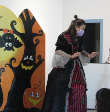 La Biblioteca celebró Halloween con un cuentacuentos y un taller de dibujo
