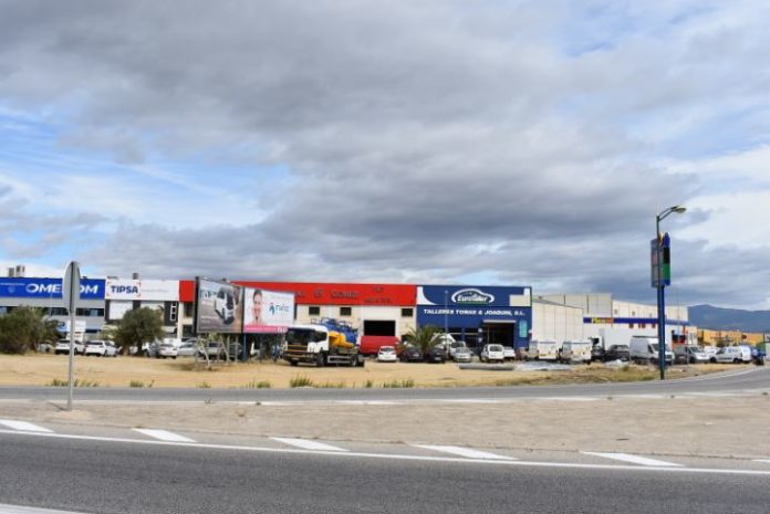 parcela nuevos aparcamientos polígono