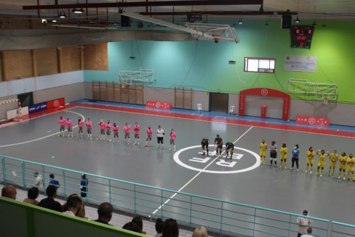 Un partido femenino se sumó a la fiesta del fútbol sala en Alhaurín de la Torre