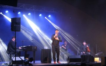 Paco Candela entusiasma a sus seguidores en el concierto de cierre del programa Estivalh
