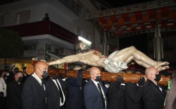 Inolvidable y emotivo Vía Crucis de la Real Cofradía de Los Verdes, con La Legión como Protagonista