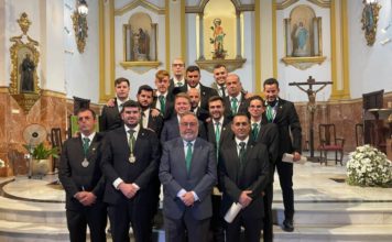 Los nuevos directivos de la Real Cofradía de Los Verdes juran sus cargos tras la misa en honor a la Virgen de la Soledad
