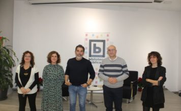 El escritor Víctor del Árbol repasa su trayectoria literaria en una interesante charla
