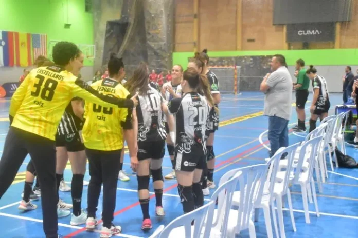 Llenazo en el Pabellón El Limón para presenciar el partido entre CB Málaga Costa del Sol y el BM Porriño