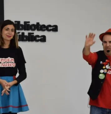 La Biblioteca Municipal acoge un exitoso cuentacuentos navideño
