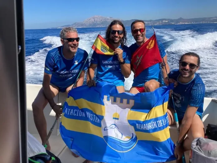 ¡Reto Conseguido! Cuatro Alhaurinos cruzan a nado el Estrecho de Gibraltar por la ELA
