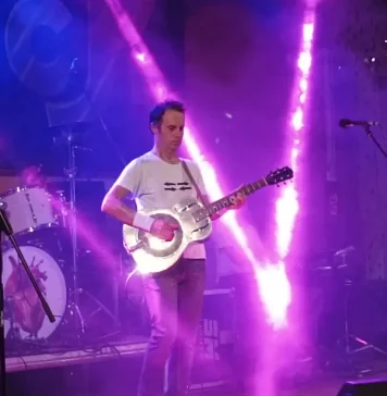 El XIV Alhaurín Rock llena de ritmo y talento el Parque Municipal
