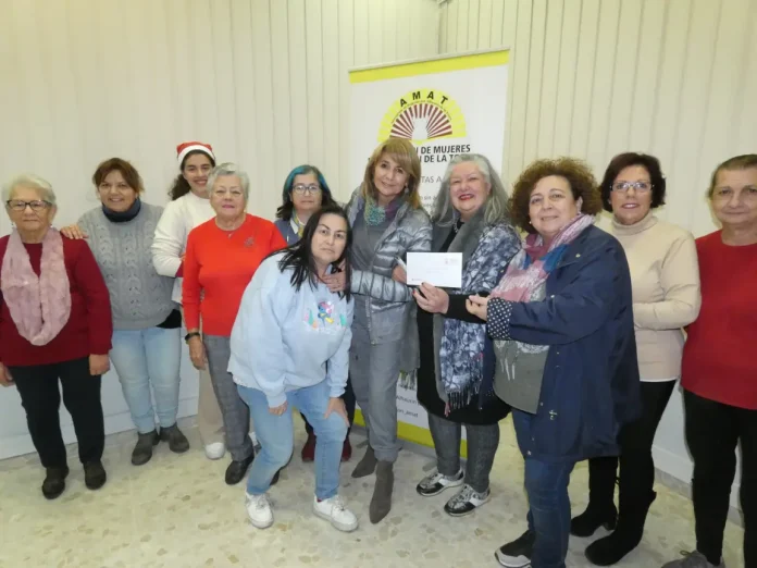 AMFAT colabora con la Asociación de Mujeres por Alhaurín de la Torre en su campaña navideña