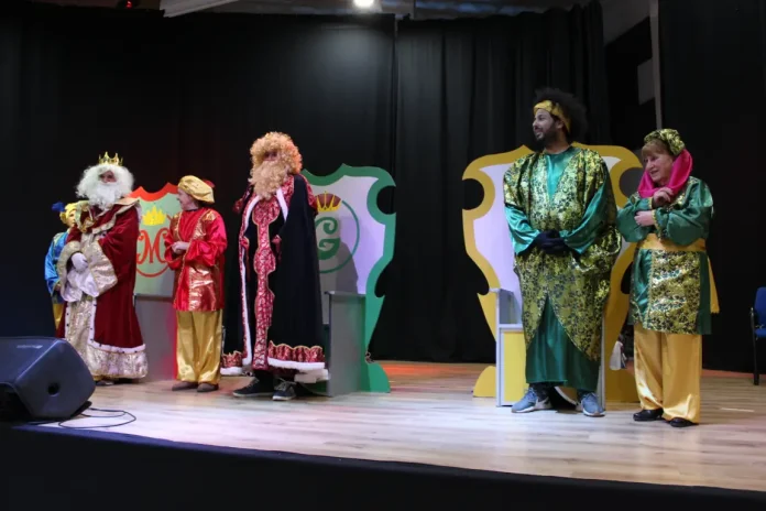 Los mayores de Alhaurín de la Torre celebran su fiesta de los Reyes Magos