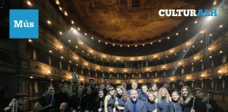 Actuación de la Orquesta de Flautas de Málaga en el Centro Cultural Vicente Aleixandre de Alhaurín de la Torre