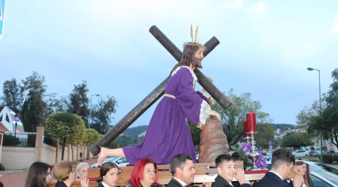Jesús Caído recorre en Vía Crucis el entorno del Cementerio Municipal de Alhaurín de la Torre