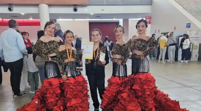 La Escuela de Danza Mar de Rosas de Alhaurín de la Torre, triunfa en el Campeonato Nacional de Danzas “Ángel Martínez” La Escuela de Danza Mar de Rosas de Alhaurín de la Torre, triunfa en el Campeonato Nacional de Danzas “Ángel Martínez”