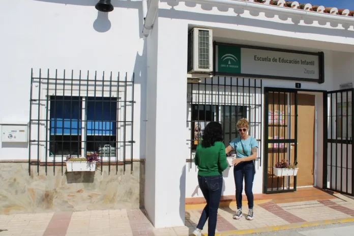 El Ayuntamiento de Alhaurín de la Torre repara la fachada de la Escuela Infantil de Zapata