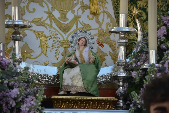 La Virgen de la Esperanza de La Alegría recorre las calles del Barrio con motivo de su XXV Aniversario