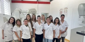 Alumnas de FP de El Pinar analizan la motivación de las profesionales en Cuidados Auxiliares de Enfermería malagueñas