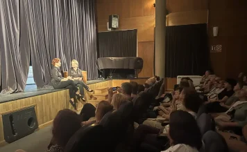 El taller de teatro de La Platea llenó el Centro Cultural ‘Vicente Aleixandre’