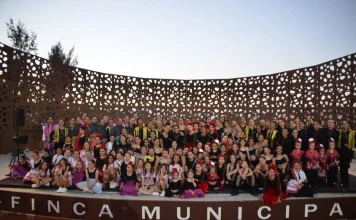 La Escuela de Danza Mar de Rosas llena el Portón de Arte con un Espectáculo lleno de Matices y Estilos