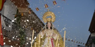 Brillante e Histórica Procesión de la Virgen de la Esperanza por las calles del Barrio de la Alegría de Alhaurín de la Torre