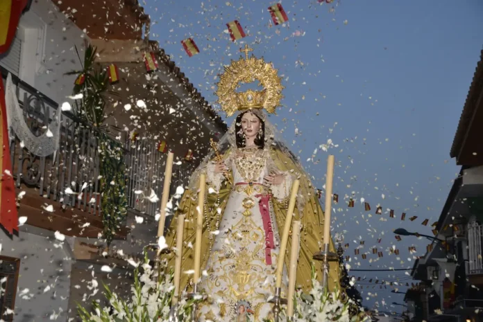 Brillante e Histórica Procesión de la Virgen de la Esperanza por las calles del Barrio de la Alegría de Alhaurín de la Torre