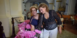 Flores para el Nazareno por su 75 aniversario