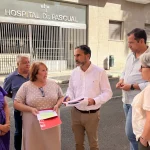 El PSOE pide a Moreno Bonilla "que deje las vacaciones y solucione los graves problemas de la sanidad andaluza"