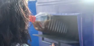 Madre Coraje coloca 31 contenedores de recogida de aceite comestible usado en Alhaurín de la Torre