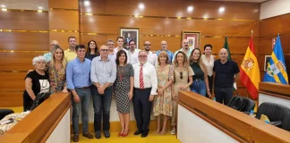 El Pleno despide a la secretaria municipal del Ayuntamiento de Alhaurín de la Torre, María Auxiliadora Gómez Sanz