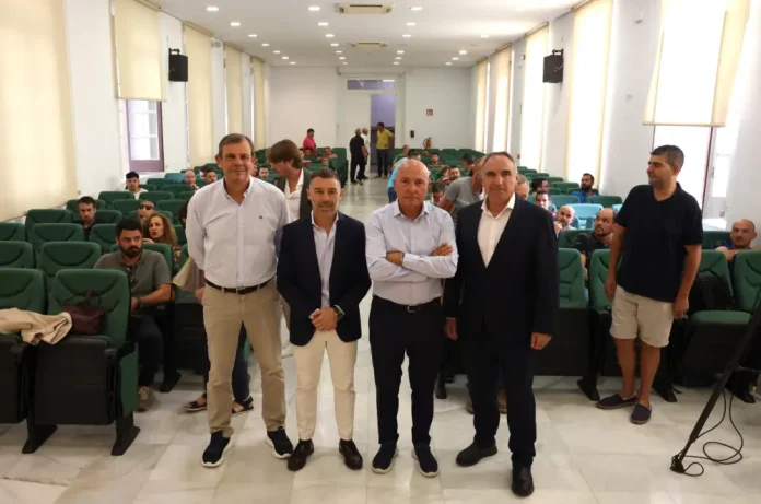La 26ª campaña ‘El deporte es vida en la provincia’ de la Diputación y el Unicaja CB llevará a 2.000 malagueños de 65 municipios a los partidos del club