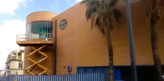 El Ayuntamiento reforma la torre del Pabellón Polideportivo El Limón