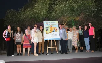 Pincel y Barro celebra su vigésimo aniversario con la inauguración del XII Salón de Otoño en La Platea Pincel y Barro celebra su vigésimo aniversario con la inauguración del XII Salón de Otoño en La Platea