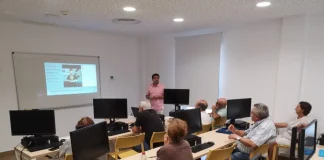 19 mayores participan en el programa ‘Prensa sin edad’ de alfabetización digital